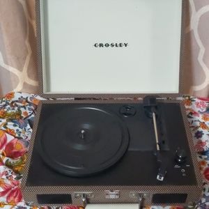 Crosley turntable
